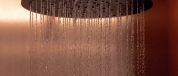 Nowy wymiar self-care: rytuał relaksu pod prysznicem z Roca 